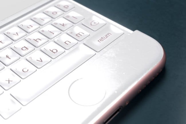 Концепт iPhone 6k с физической клавиатурой