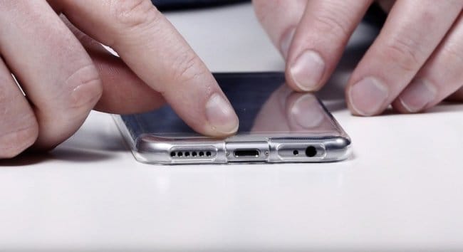 Видеообзор чехлов для iPhone SE и iPhone 7 показал различия по сравнению с нынешним поколением смартфонов