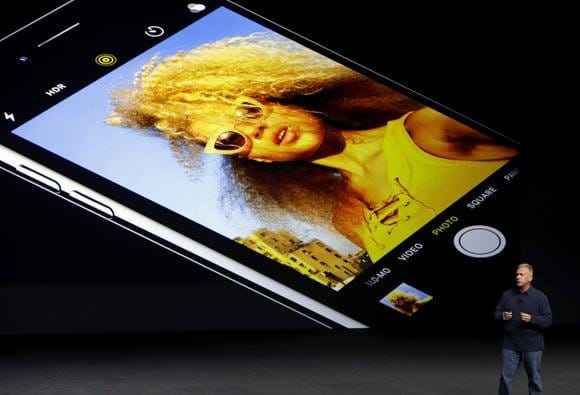 Apple может представить три модели iPhone 8 со стеклянными задними панелями