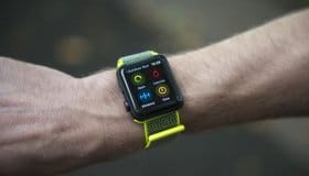 В Apple Watch 4 будет улучшена Siri